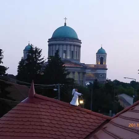 Szent Kristof Panzio 3* Ostřihom