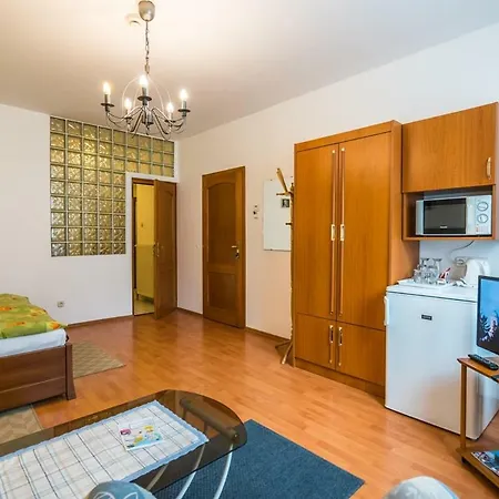 Szent Kristof Panzio Esztergom