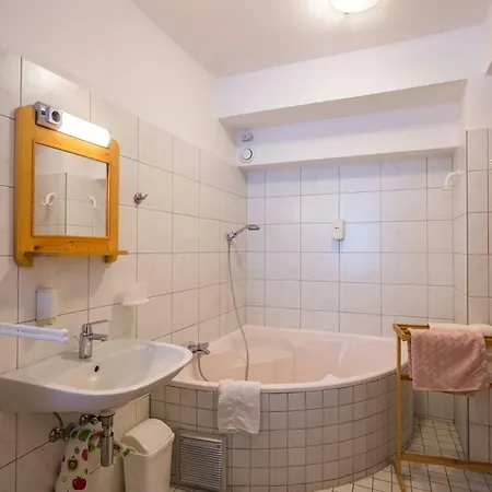 Szent Kristof Panzio 3* Esztergom