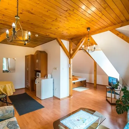 Szent Kristof Panzio Esztergom