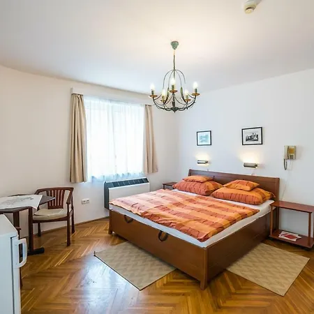 Szent Kristof Panzio Hotel