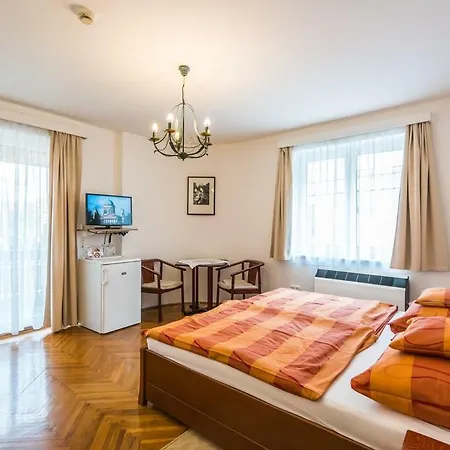 Szent Kristof Panzio 3*