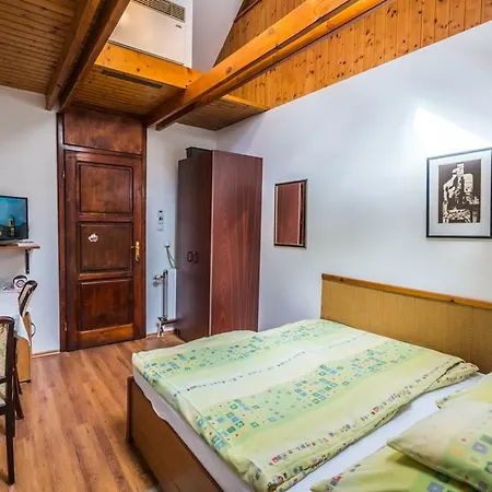 Szent Kristof Panzio Hotell