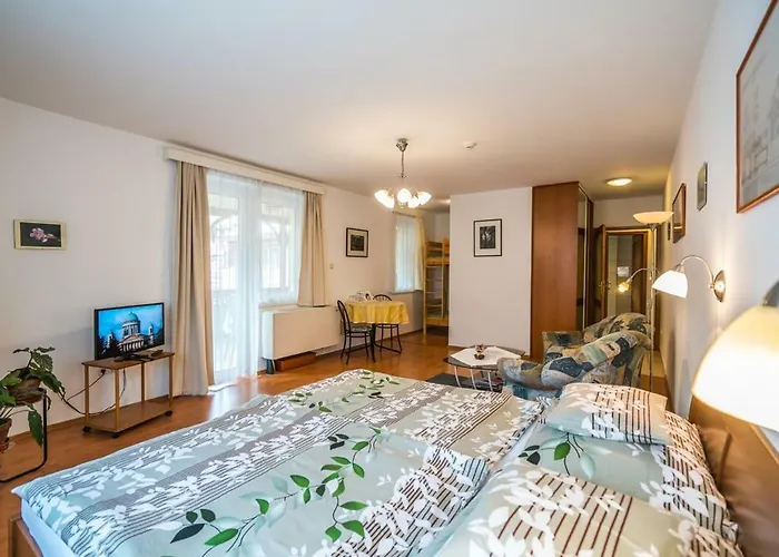 Szent Kristof Panzio Hotel